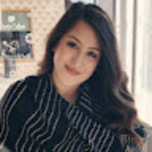 Meet your Posher, Daniela